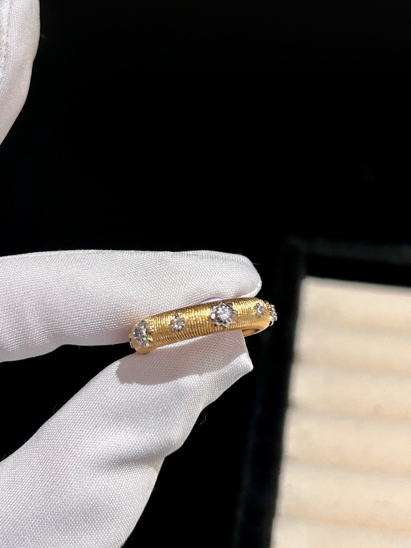 Real Gold Electroplated Diamond Flower Pattern Retro Temperament Index Finger Ring
